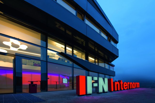 Sídlo firmy IFN Internorm v Traunu, která udává tempo v oblasti designu, inovací a komfortu bydlení.